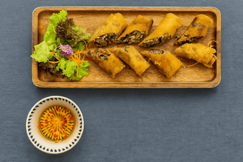 The plant-based dishes use organic ingredients and are artfully prepared, featuring highlights like taro mushroom salad, salted tofu, and butterfly pea soup